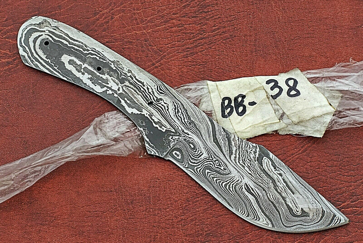 Clip point blank blade, 8.5" hand forged Damascus steel knife with 4" cutting