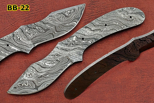 Clip point blank blade 8" hand forged Damascus steel knife, 3.5" Cutting edge