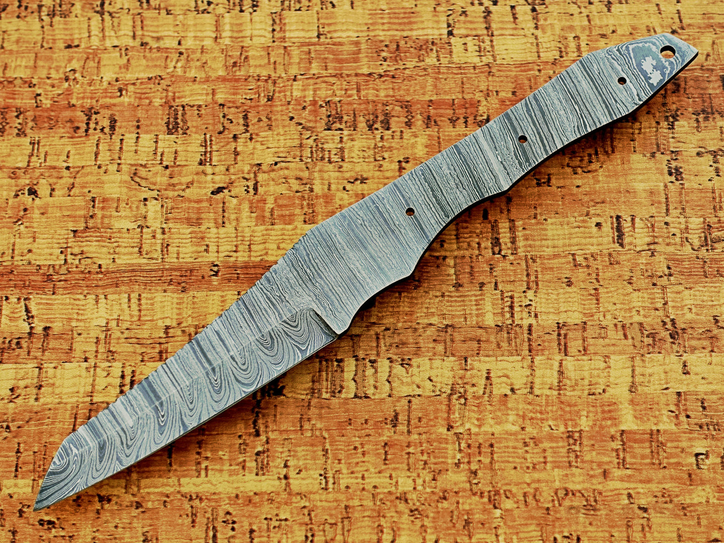 11 inches long wharncliffe knife Blank blade, hand forged Twist pattern Damascus steel blade, 5" scale space with 2 finger, 4.5" sharp cutting edge