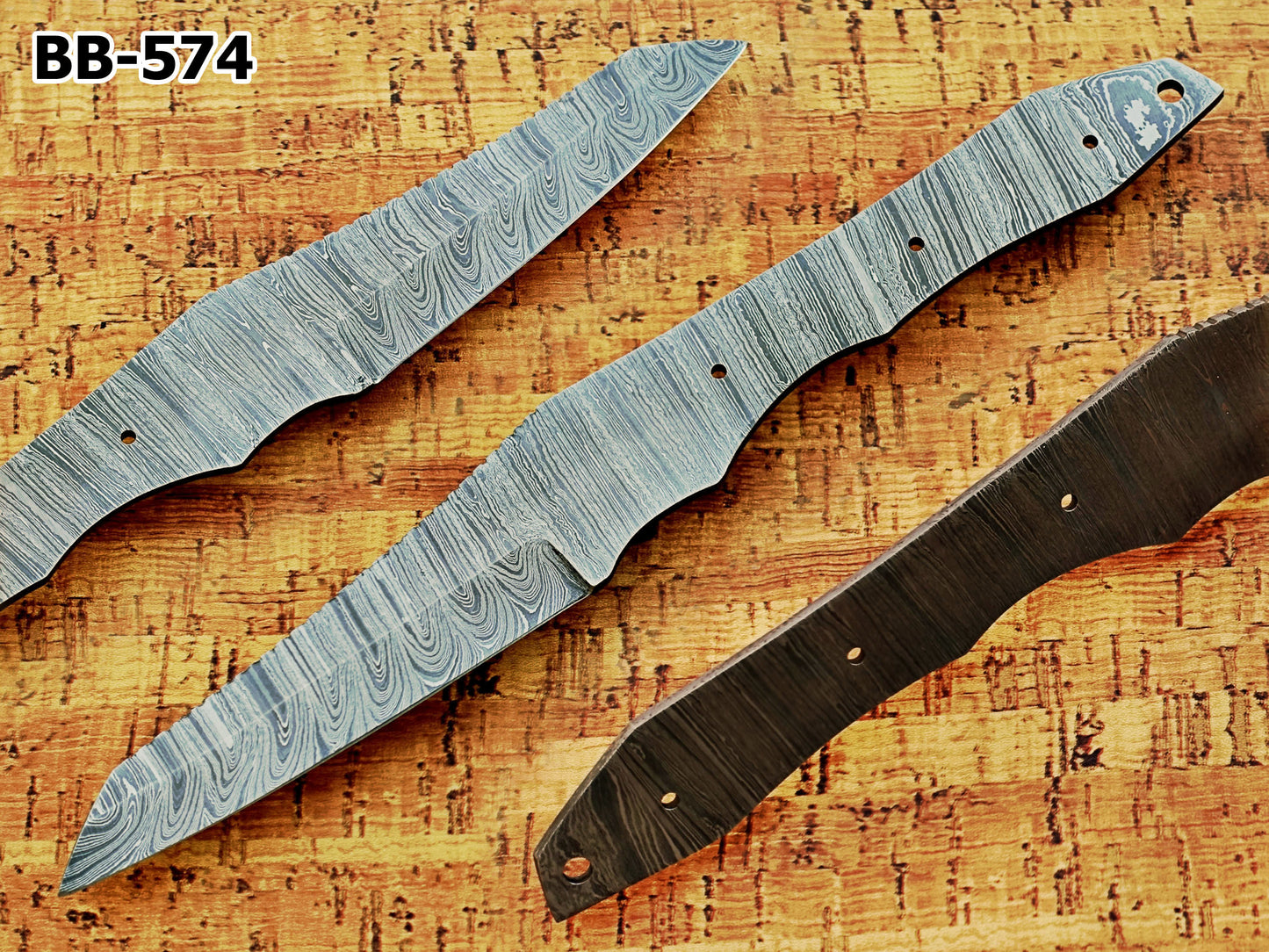 11 inches long wharncliffe knife Blank blade, hand forged Twist pattern Damascus steel blade, 5" scale space with 2 finger, 4.5" sharp cutting edge