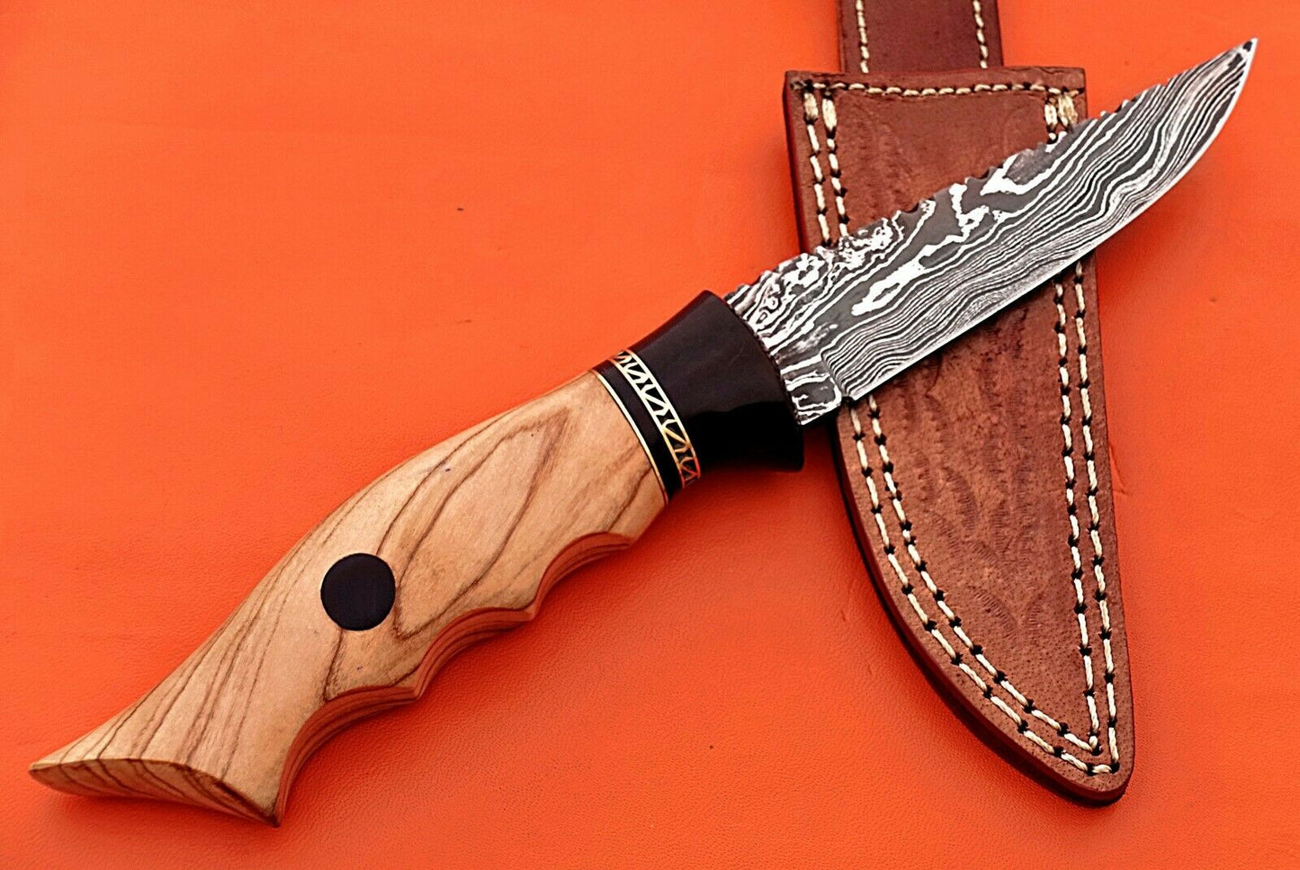 9 straight back blade skinning Knife, finger serrated wood scale, Leather sheath