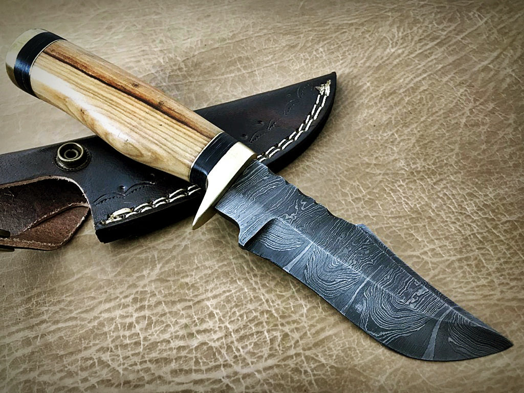 6 pieces Damascus steel Round scale skinning knives lot with Leather sheath. Over 50 inches long Damascus steel blade knives