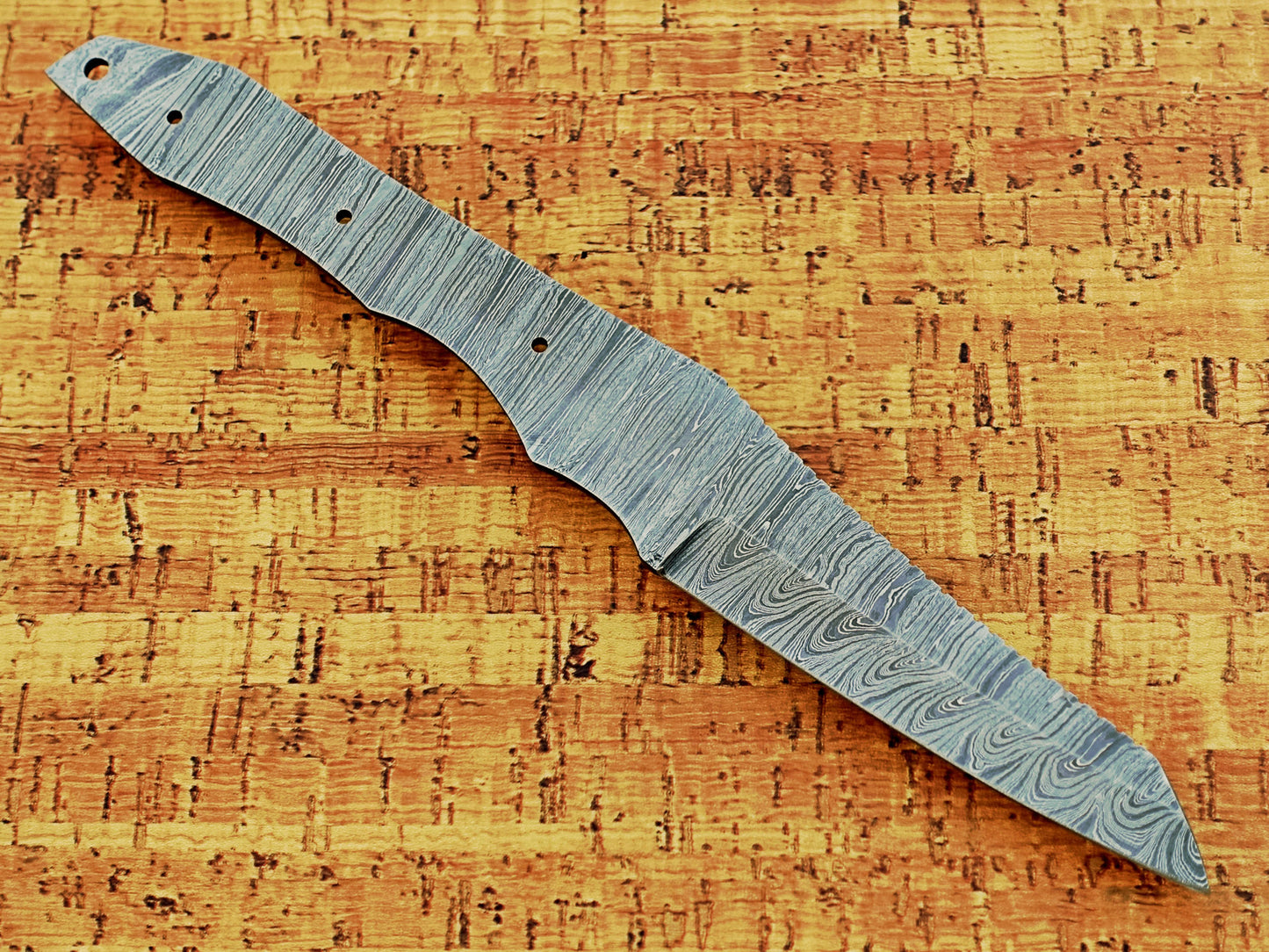 11 inches long wharncliffe knife Blank blade, hand forged Twist pattern Damascus steel blade, 5" scale space with 2 finger, 4.5" sharp cutting edge