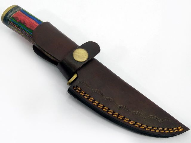10 pieces Damascus steel fixed blade round scale skinning knives lot with Leather sheath. Over 70 inches long Damascus steel knives in assorted colors
