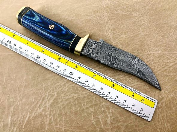 6 pieces Damascus steel Round scale skinning knives lot with Leather sheath. Over 50 inches long Damascus steel blade knives
