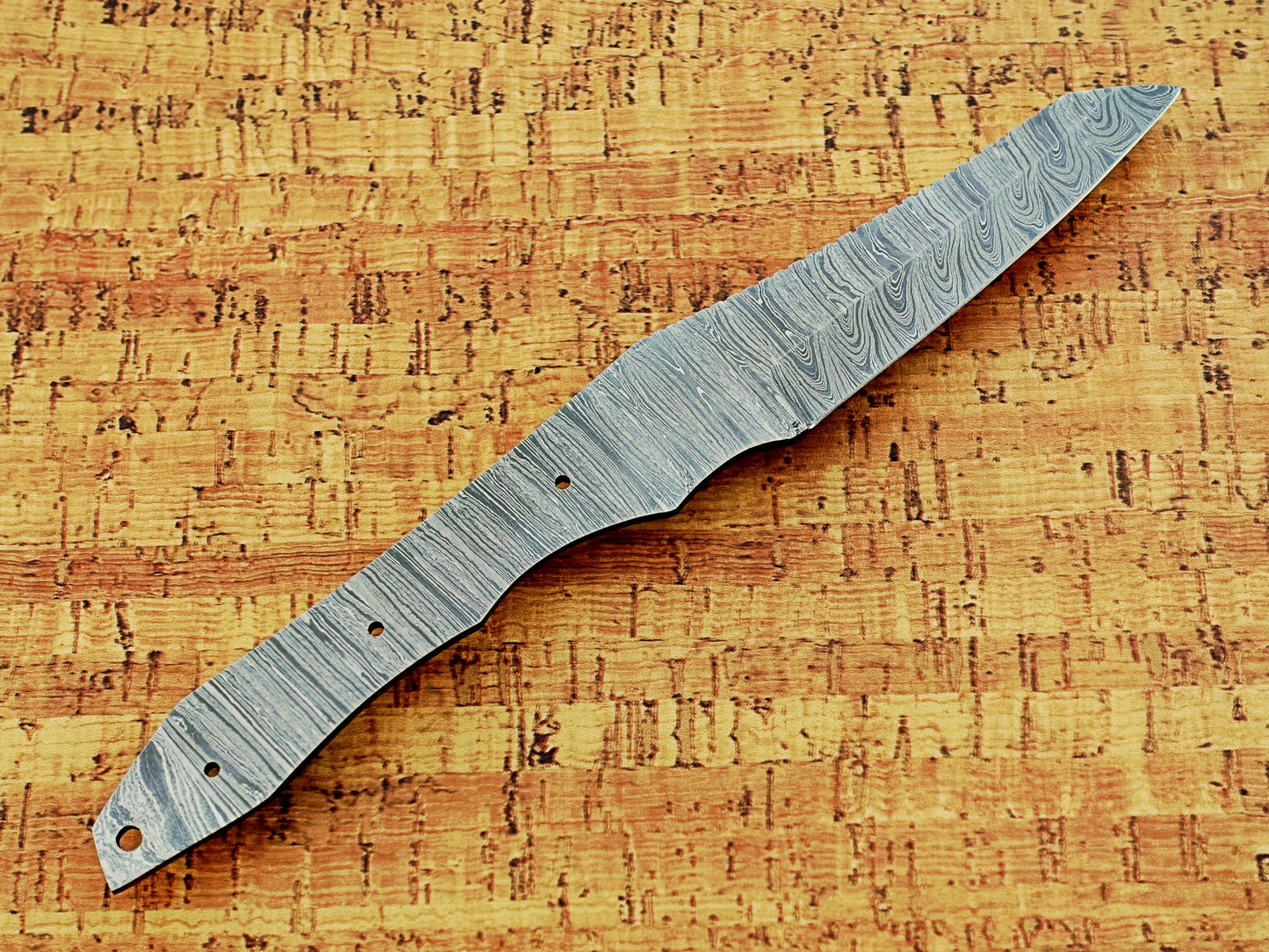 11 inches long wharncliffe knife Blank blade, hand forged Twist pattern Damascus steel blade, 5" scale space with 2 finger, 4.5" sharp cutting edge
