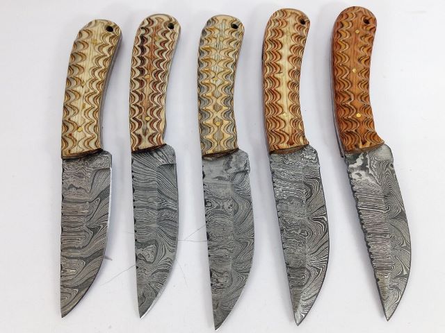 10 pieces Damascus steel fixed blade skinning knives lot with Leather sheath. Over 80 inches long Damascus steel knives in assorted colors