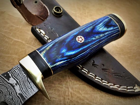 6 pieces Damascus steel Round scale skinning knives lot with Leather sheath. Over 50 inches long Damascus steel blade knives