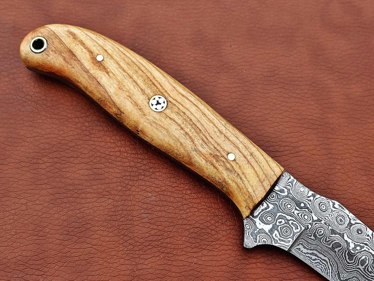 9.5" straight back blade skinning knife, 5" full tang Rain drop pattern Damascus steel blade, Available in 4 colors, includes Cow hide Leather sheath
