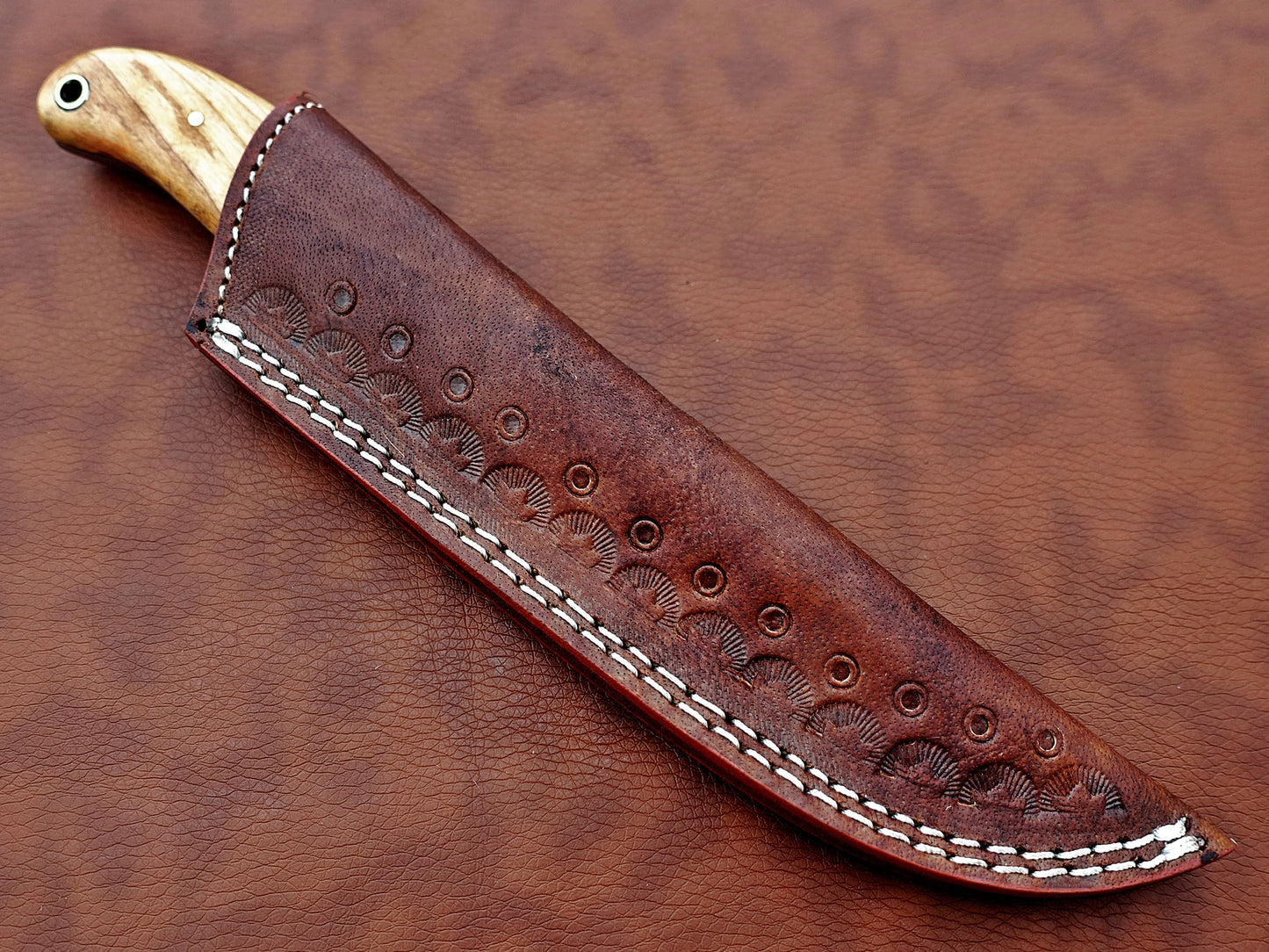 9.5" straight back blade skinning knife, 5" full tang Rain drop pattern Damascus steel blade, Available in 4 colors, includes Cow hide Leather sheath