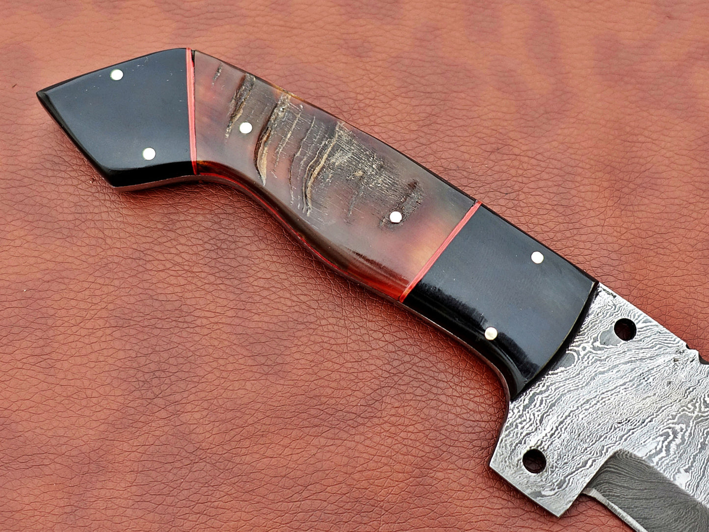 12" Long hand forged twist pattern full tang Damascus steel tracker knife, Ram & Bull horn scale, Cow leather sheath