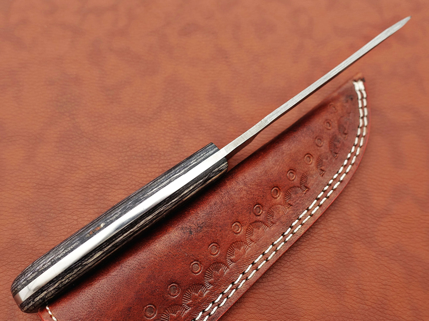 9.5" straight back blade skinning knife, 5" full tang Rain drop pattern Damascus steel blade, Available in 4 colors, includes Cow hide Leather sheath