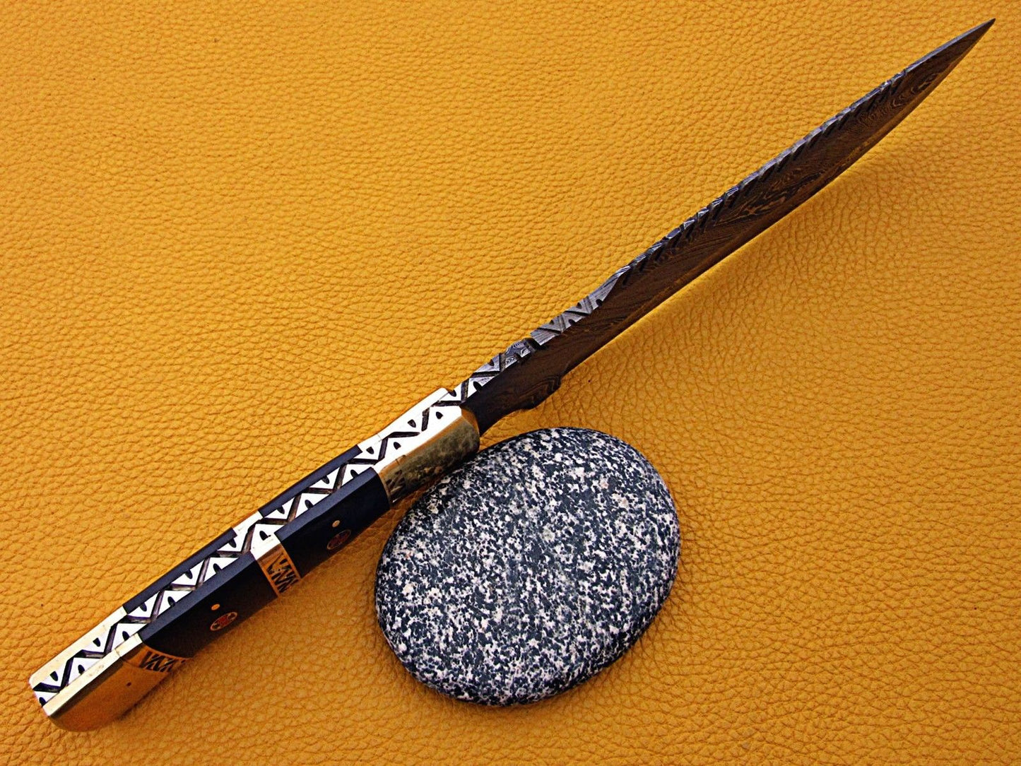 14″ long Damascus steel full tang blade hunting knife, Bull horn scale with engraved Brass spacer & bolster, Co hide Leather sheath