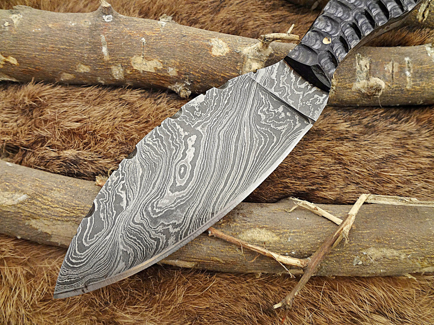 8.5" DAMASCUS STEEL BLADE POCKET KNIFE, JIGGED BULL HORN SCALE, LEATHER SHEATH