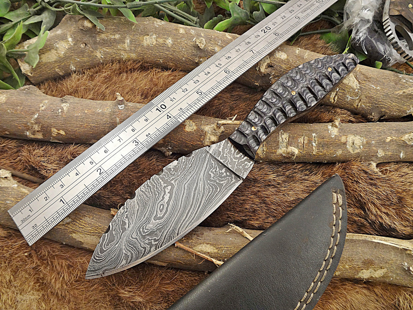 8.5" DAMASCUS STEEL BLADE POCKET KNIFE, JIGGED BULL HORN SCALE, LEATHER SHEATH