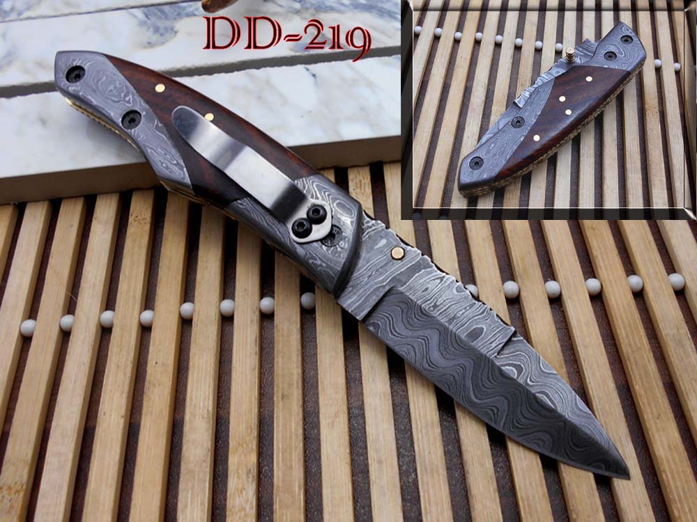 4 pieces Damascus steel folding knives set, Pocket clip, Liner lock, Leather sheath. Includes Black, Brown, Red & blue colors