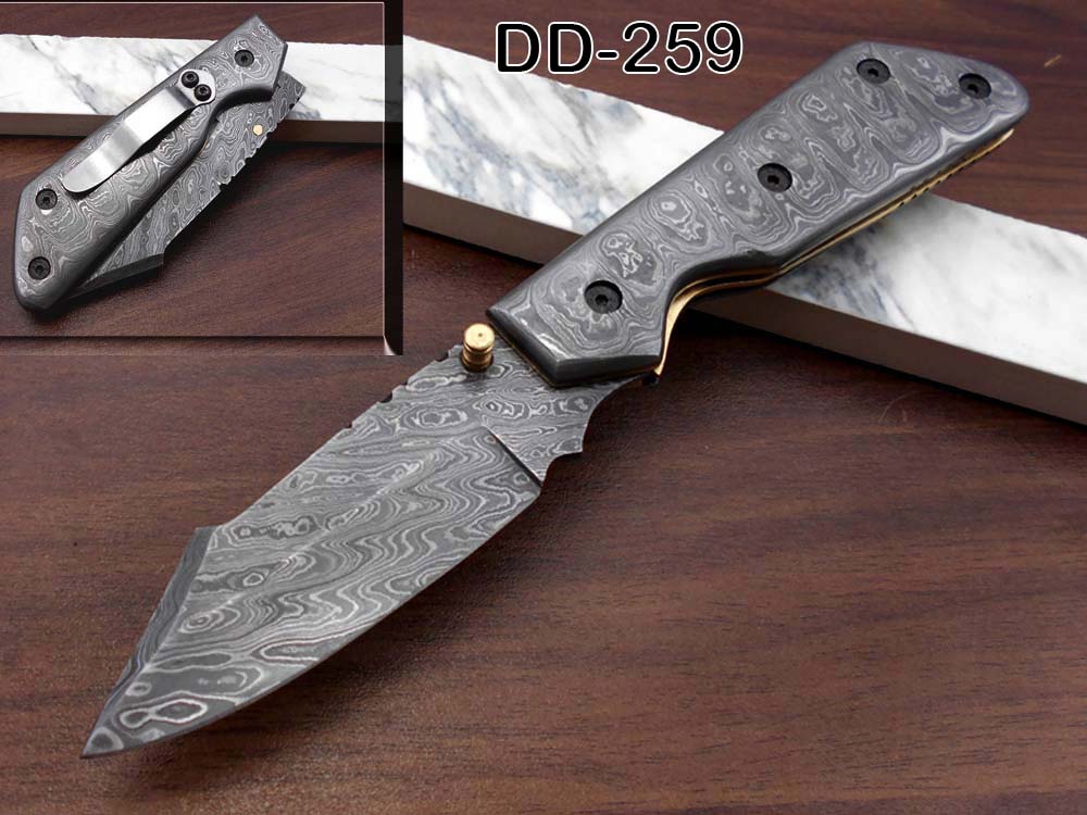 Damascus steel 7.5" long Folding Knife Bull horn with Damascus bolster pocket clip scale, custom made Hand Forged blade cow leather sheath