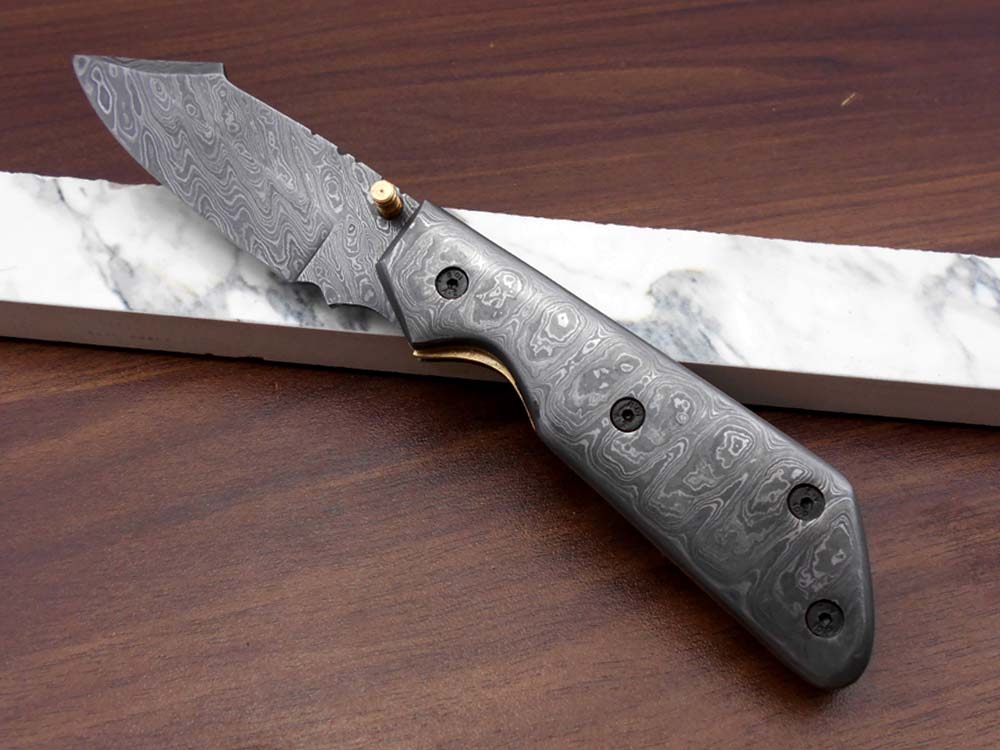 Damascus steel 7.5" long Folding Knife Bull horn with Damascus bolster pocket clip scale, custom made Hand Forged blade cow leather sheath
