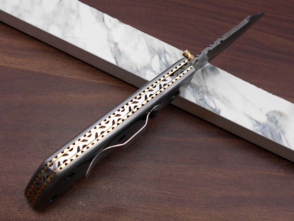 Damascus steel 7.5" long Folding Knife Bull horn with Damascus bolster pocket clip scale, custom made Hand Forged blade cow leather sheath