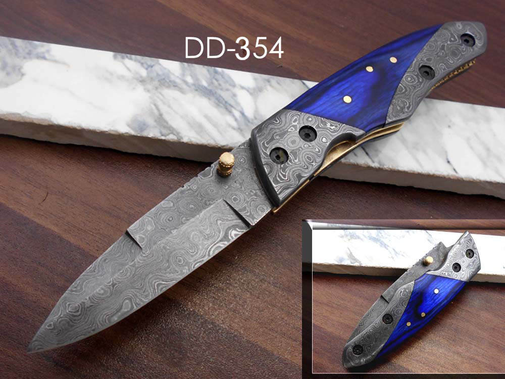 4 pieces Damascus steel folding knives set, Pocket clip, Liner lock, Leather sheath. Includes Black, Brown, Red & blue colors