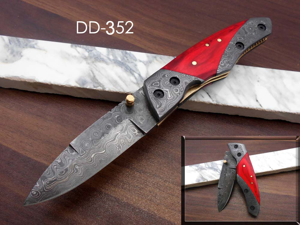 4 pieces Damascus steel folding knives set, Pocket clip, Liner lock, Leather sheath. Includes Black, Brown, Red & blue colors