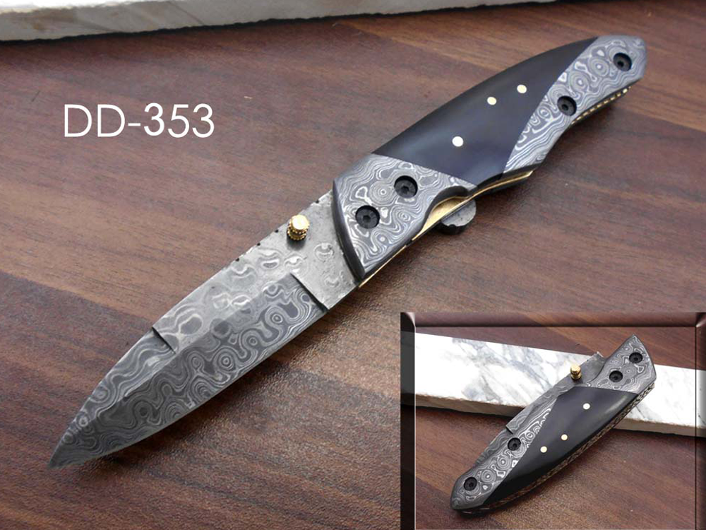 4 pieces Damascus steel folding knives set, Pocket clip, Liner lock, Leather sheath. Includes Black, Brown, Red & blue colors