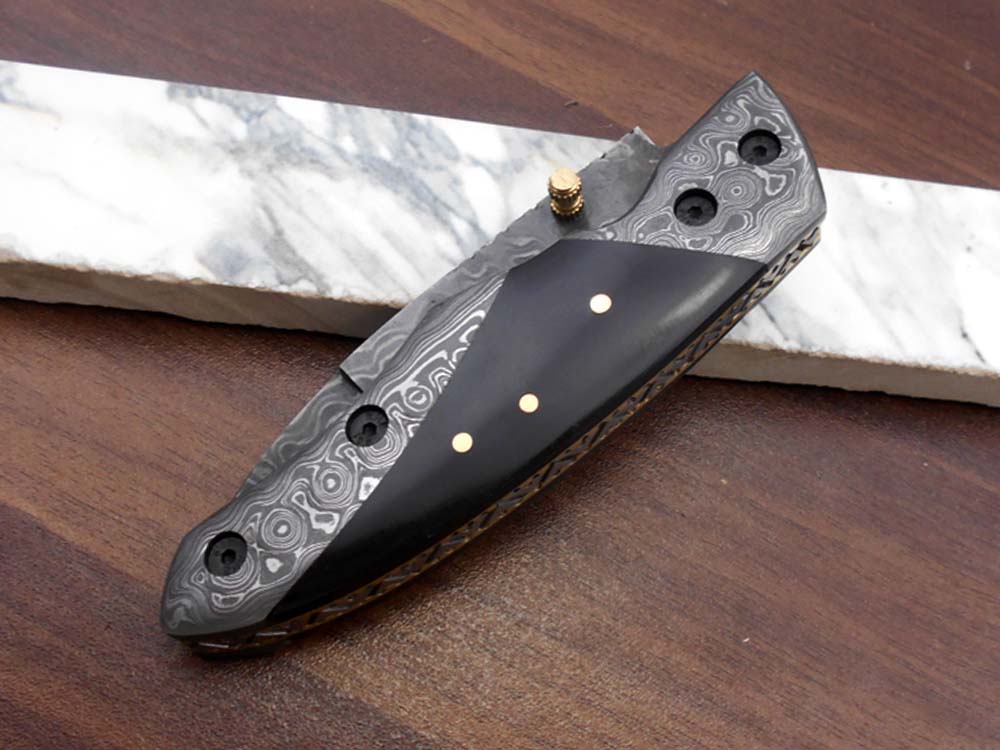 4 pieces Damascus steel folding knives set, Pocket clip, Liner lock, Leather sheath. Includes Black, Brown, Red & blue colors