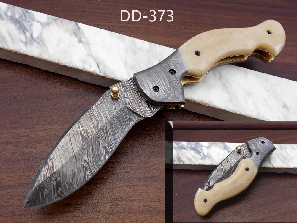 7.5" Folding Knife, 3.5" Legal Hand Forged Twist Pattern Damascus Steel Blade, Black and White Scales Available, Pocket Knife, Liner Lock & Thumb knob Equipped, Cow Hide Leather Sheath