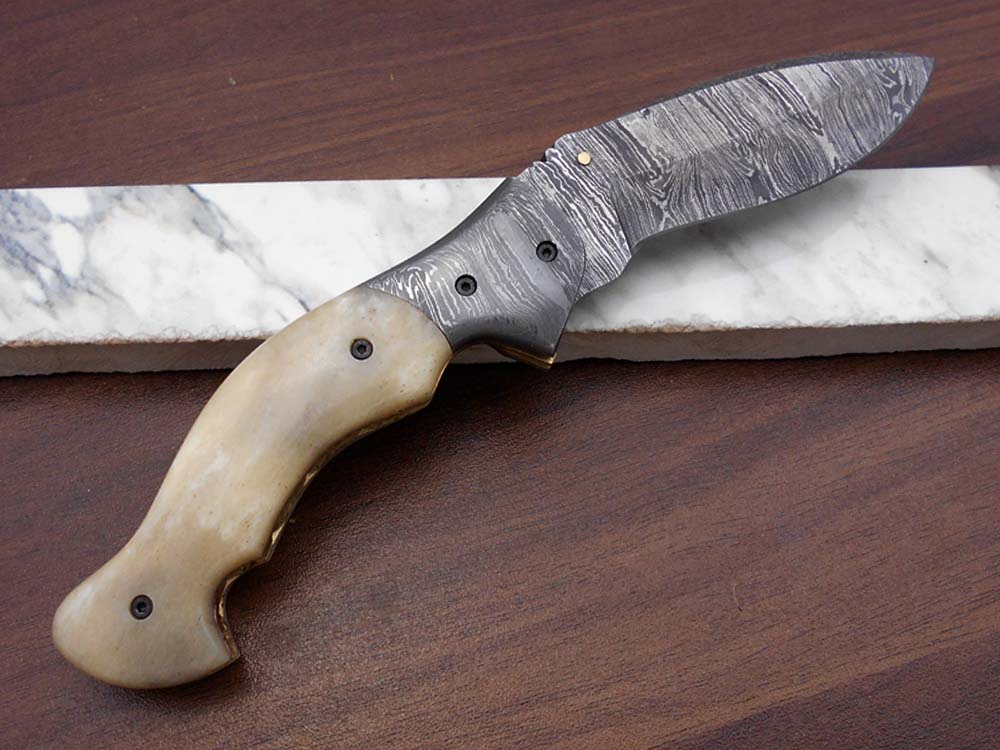 7.5" Folding Knife, 3.5" Legal Hand Forged Twist Pattern Damascus Steel Blade, Black and White Scales Available, Pocket Knife, Liner Lock & Thumb knob Equipped, Cow Hide Leather Sheath