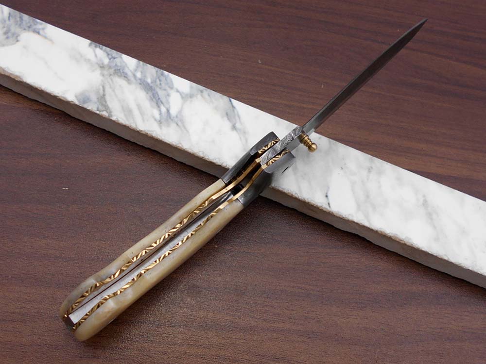 7.5" Folding Knife, 3.5" Legal Hand Forged Twist Pattern Damascus Steel Blade, Black and White Scales Available, Pocket Knife, Liner Lock & Thumb knob Equipped, Cow Hide Leather Sheath