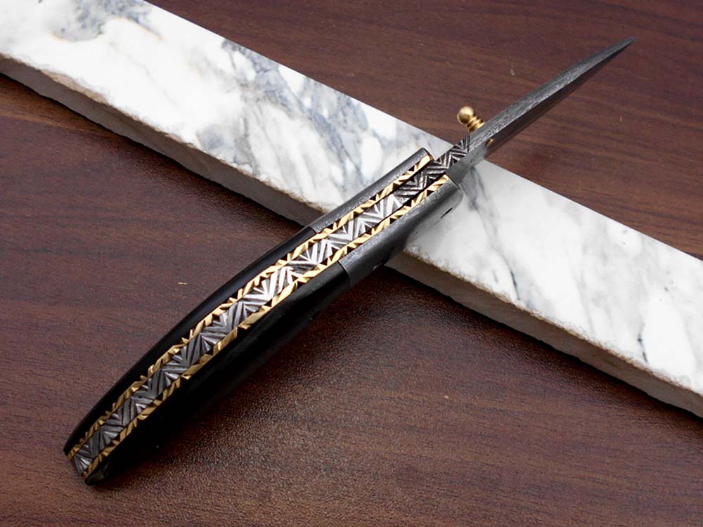 7.5" Folding Knife, 3.5" Legal Hand Forged Twist Pattern Damascus Steel Blade, Black and White Scales Available, Pocket Knife, Liner Lock & Thumb knob Equipped, Cow Hide Leather Sheath