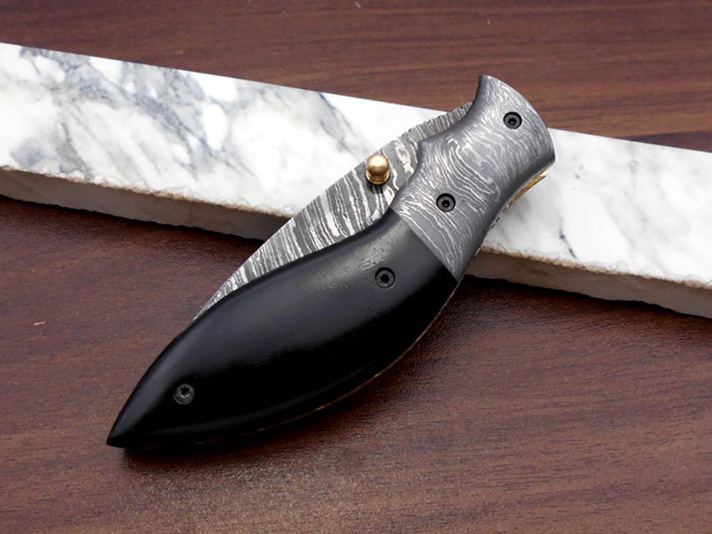7.5" Folding Knife, 3.5" Legal Hand Forged Twist Pattern Damascus Steel Blade, Black and White Scales Available, Pocket Knife, Liner Lock & Thumb knob Equipped, Cow Hide Leather Sheath