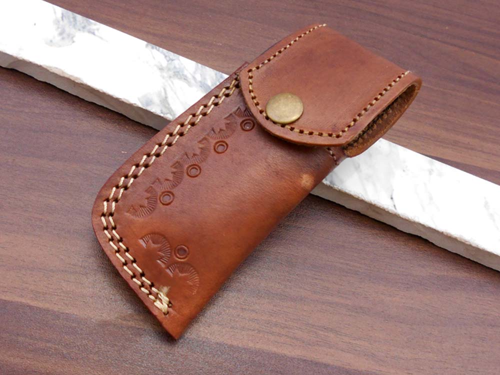 7.5" Folding Knife, 3.5" Legal Hand Forged Twist Pattern Damascus Steel Blade, Black and White Scales Available, Pocket Knife, Liner Lock & Thumb knob Equipped, Cow Hide Leather Sheath