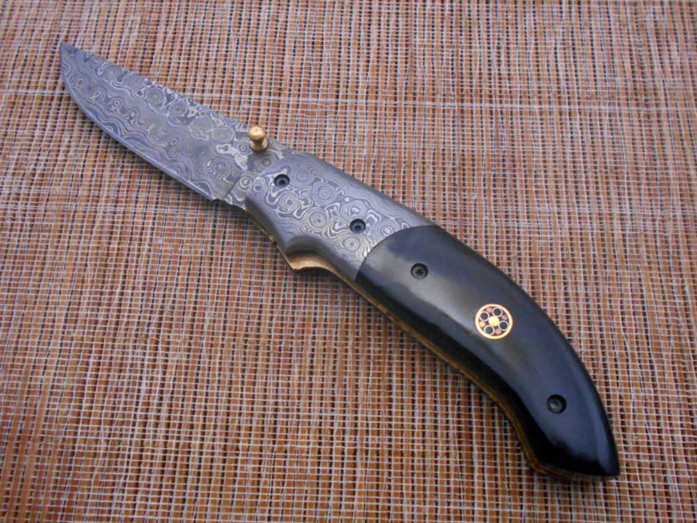 7.5" Folding Knife, 3.5" Hand Forged Twist Pattern Damascus Steel Blade Pocket Knife, 4" scale available in 3 Colors, Liner Lock & Thumb knob Equipped, Cow Hide Leather Sheath