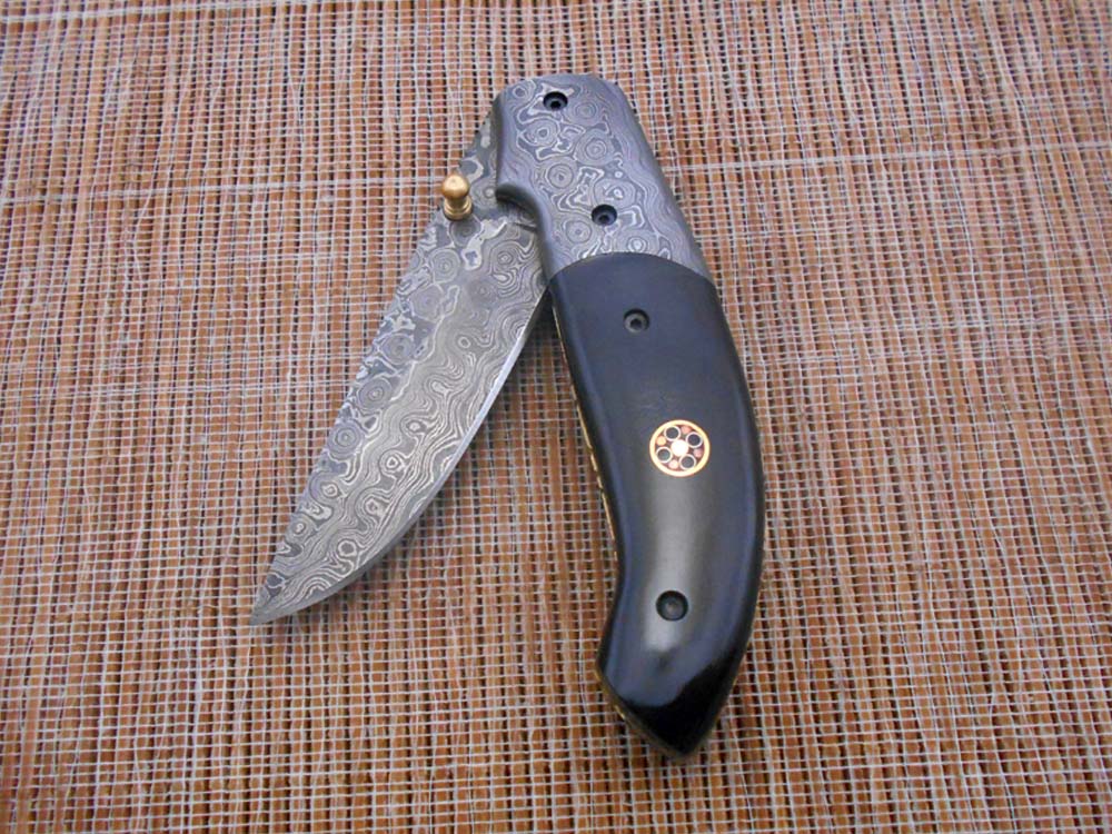 7.5" Folding Knife, 3.5" Hand Forged Twist Pattern Damascus Steel Blade Pocket Knife, 4" scale available in 3 Colors, Liner Lock & Thumb knob Equipped, Cow Hide Leather Sheath