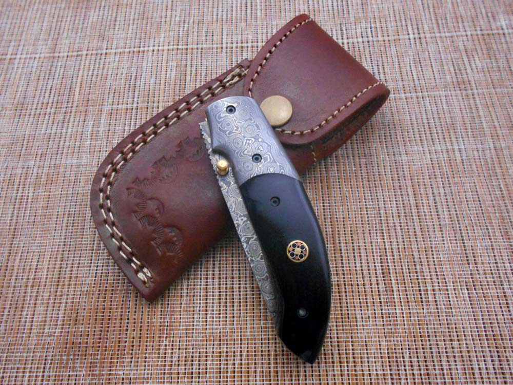 7.5" Folding Knife, 3.5" Hand Forged Twist Pattern Damascus Steel Blade Pocket Knife, 4" scale available in 3 Colors, Liner Lock & Thumb knob Equipped, Cow Hide Leather Sheath