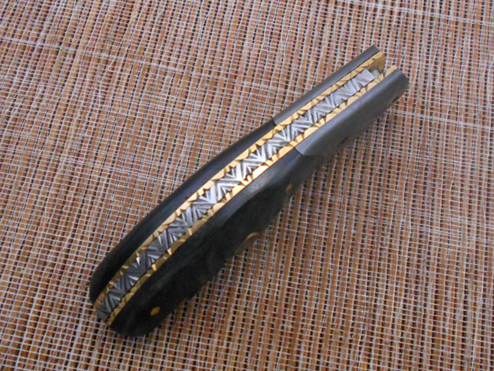 7.5" Folding Knife, 3.5" Hand Forged Twist Pattern Damascus Steel Blade Pocket Knife, 4" scale available in 3 Colors, Liner Lock & Thumb knob Equipped, Cow Hide Leather Sheath