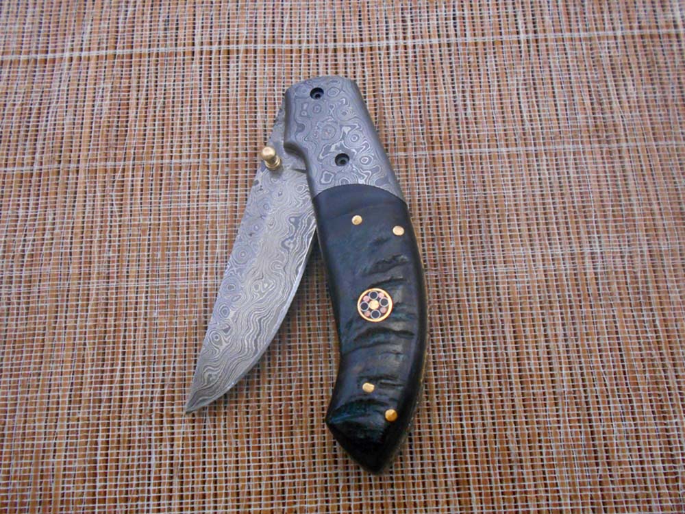7.5" Folding Knife, 3.5" Hand Forged Twist Pattern Damascus Steel Blade Pocket Knife, 4" scale available in 3 Colors, Liner Lock & Thumb knob Equipped, Cow Hide Leather Sheath