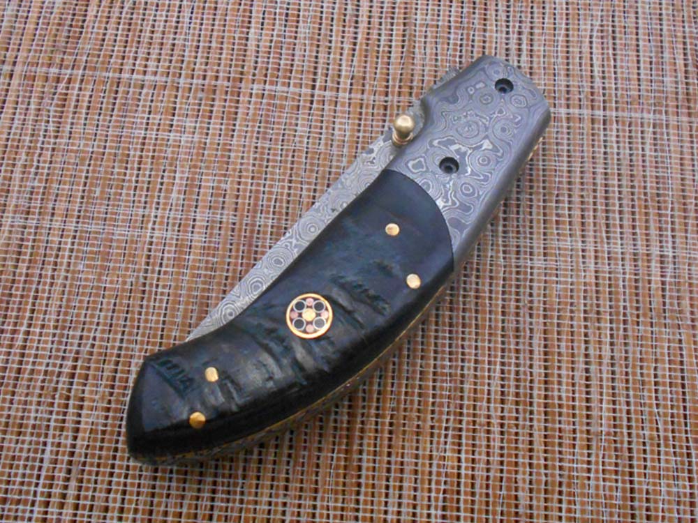 7.5" Folding Knife, 3.5" Hand Forged Twist Pattern Damascus Steel Blade Pocket Knife, 4" scale available in 3 Colors, Liner Lock & Thumb knob Equipped, Cow Hide Leather Sheath