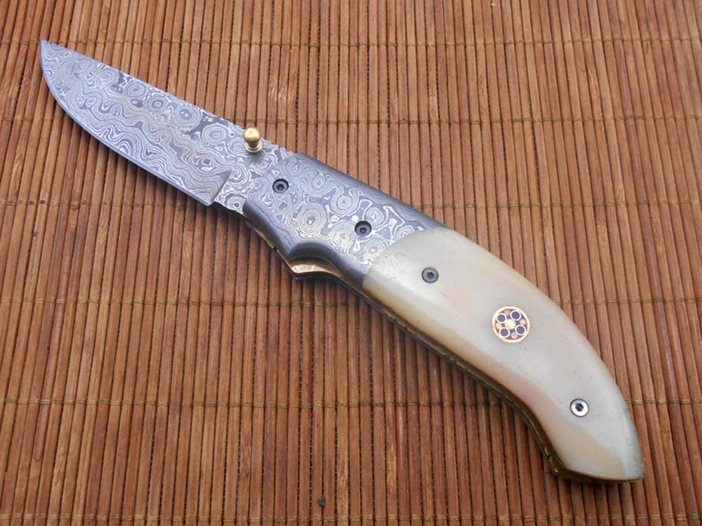 7.5" Folding Knife, 3.5" Hand Forged Twist Pattern Damascus Steel Blade Pocket Knife, 4" scale available in 3 Colors, Liner Lock & Thumb knob Equipped, Cow Hide Leather Sheath