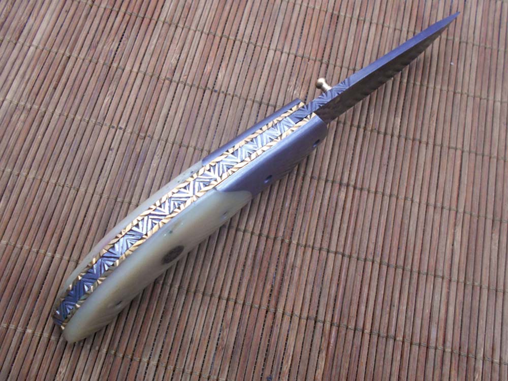 7.5" Folding Knife, 3.5" Hand Forged Twist Pattern Damascus Steel Blade Pocket Knife, 4" scale available in 3 Colors, Liner Lock & Thumb knob Equipped, Cow Hide Leather Sheath