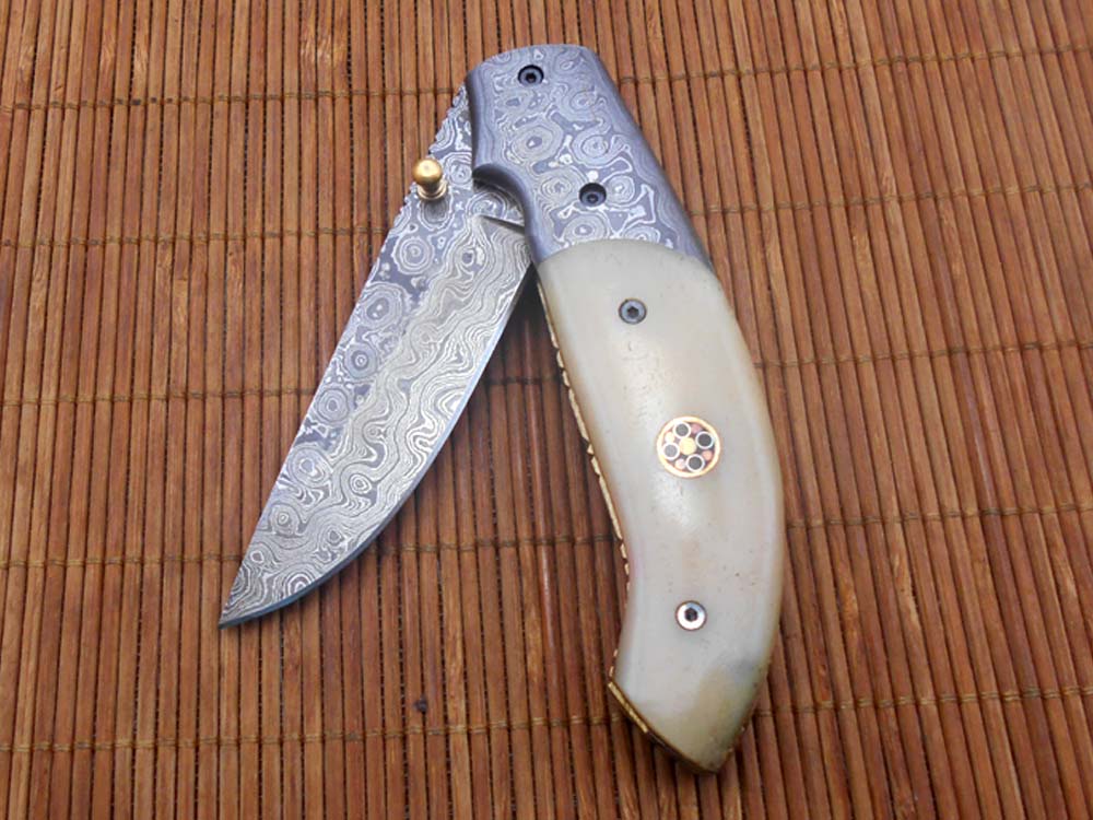 7.5" Folding Knife, 3.5" Hand Forged Twist Pattern Damascus Steel Blade Pocket Knife, 4" scale available in 3 Colors, Liner Lock & Thumb knob Equipped, Cow Hide Leather Sheath