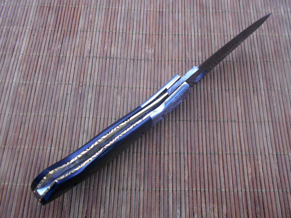 8" folding knife Damascus steel Engraved bird, liner lock, Horn & Bone scale