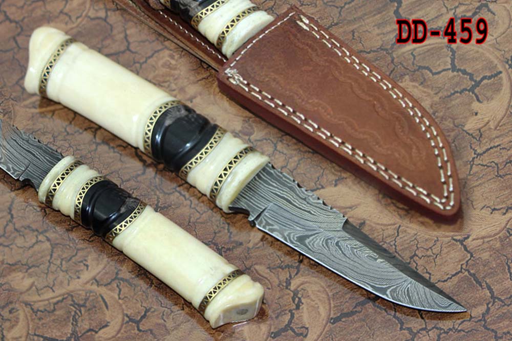 9.5″ Custom made Hand Forged Damascus skinning Knife, hand crafted round scale with engraved brass spacer, Cow hide Leather Sheath included