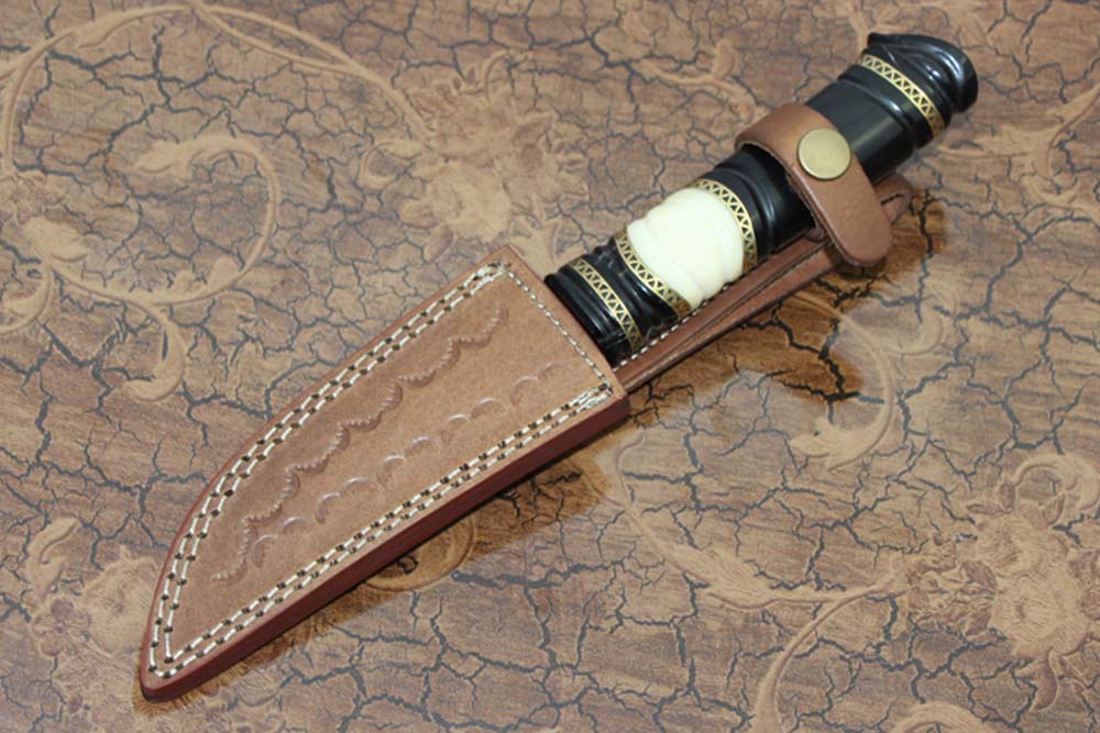 9.5″ Custom made Hand Forged Damascus skinning Knife, hand crafted round scale with engraved brass spacer, Cow hide Leather Sheath included