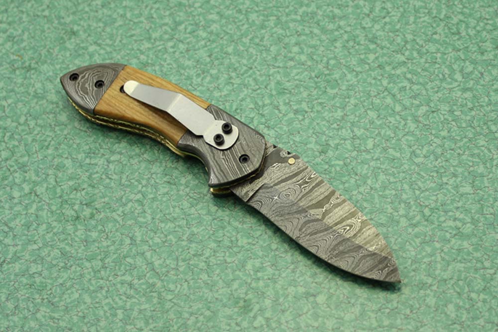 Damascus steel 7" folding knife, liner lock, thumb knob, Cow sheath, 4 Colors