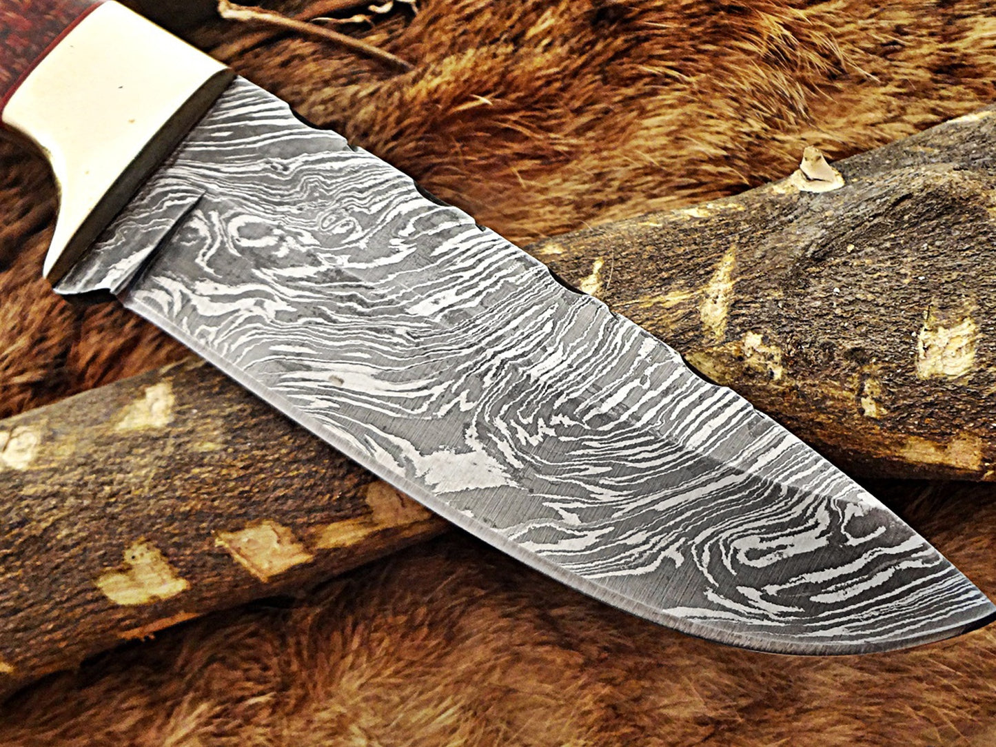 9" Damascus steel skinning knife, 4.5" full tang blade, Available in White and Red colors, includes Cow hide Leather sheath