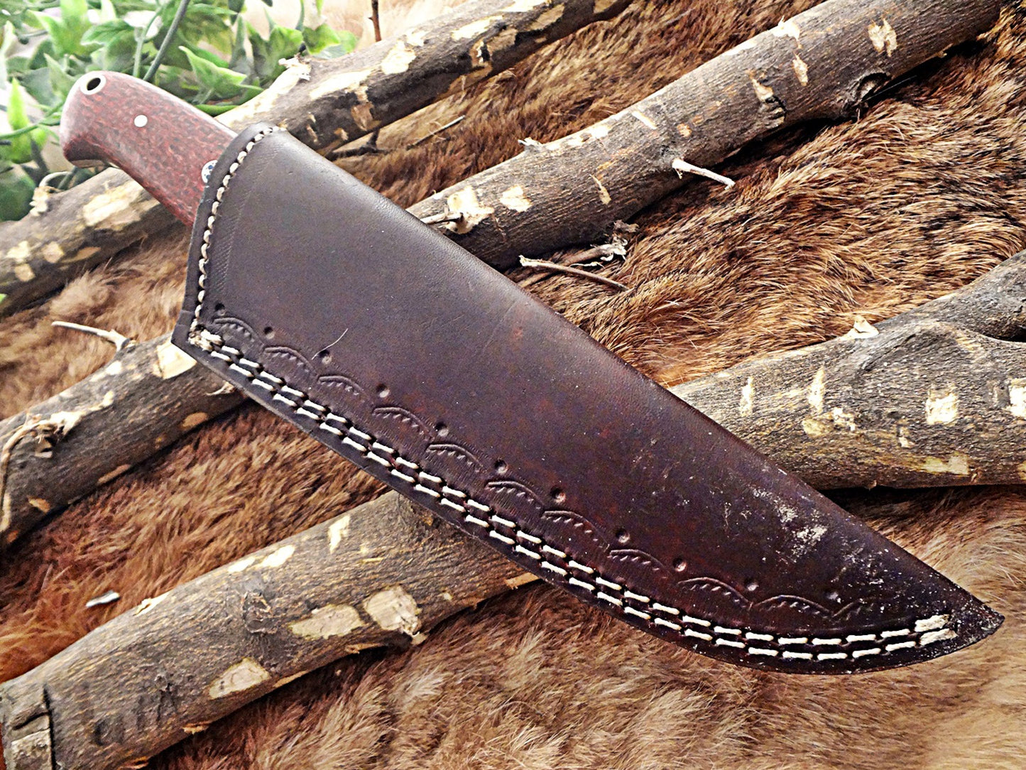 9" Damascus steel skinning knife, 4.5" full tang blade, Available in White and Red colors, includes Cow hide Leather sheath