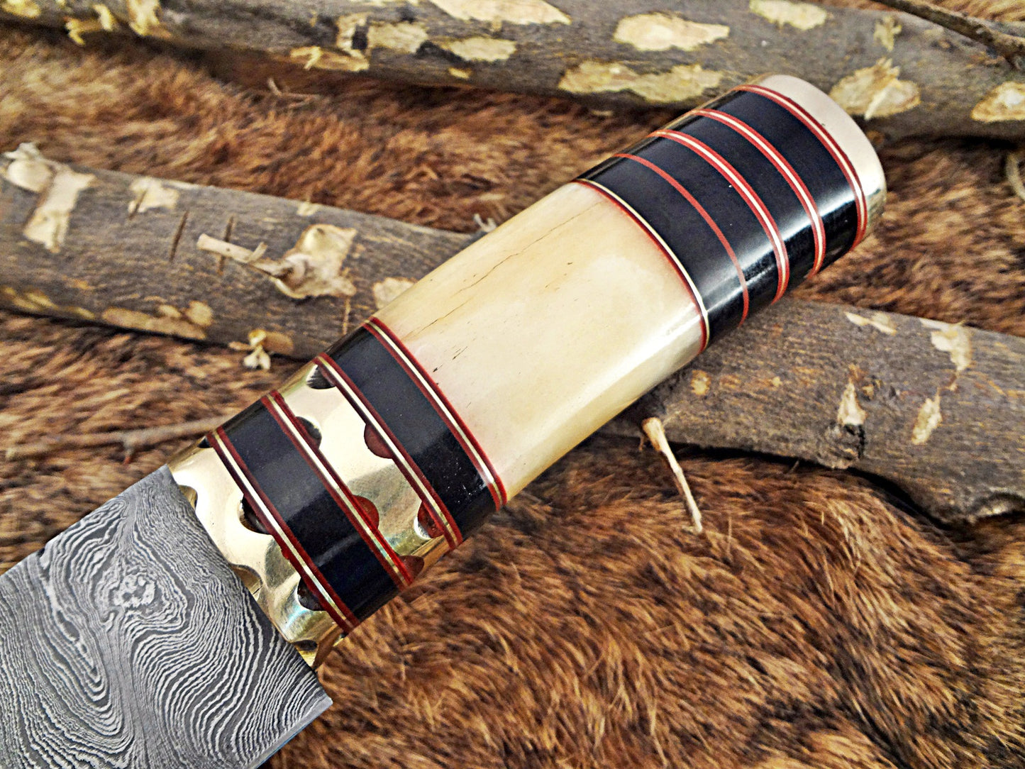 9" Long hand forged Damascus steel Knife, Buffalo Horn round scale with engraved Brass and fiber spacing, cow hide Leather sheath