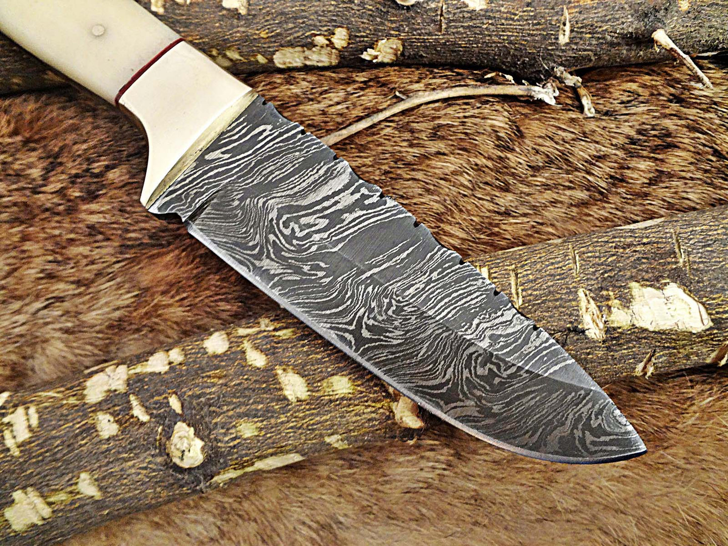 9" Damascus steel skinning knife, 4.5" full tang blade, Available in White and Red colors, includes Cow hide Leather sheath